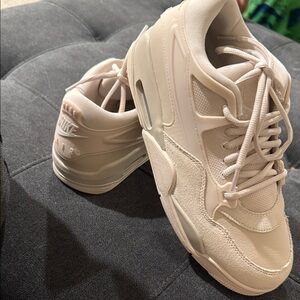 Nike Women’s Casual Sneaker in Cream/Tan